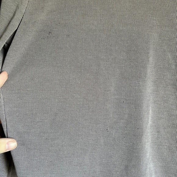 Women's Cropped Long Sleeve Open Back Rib Knit Size M Medium Gray Beige Crop Top - Picture 11 of 13